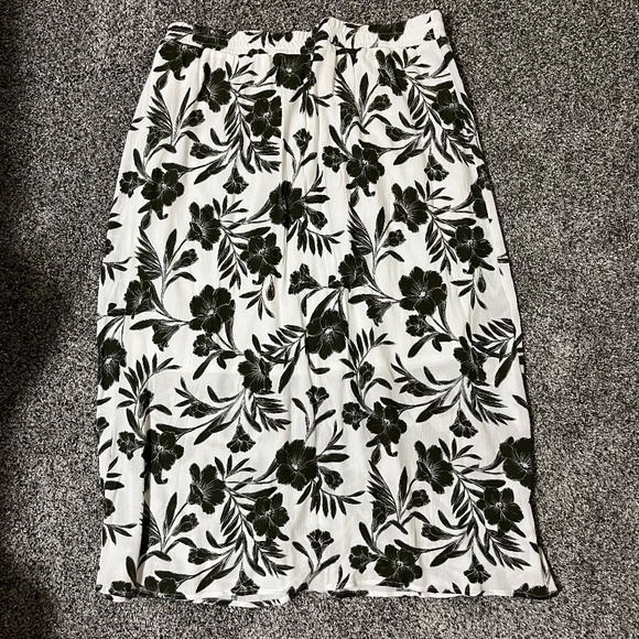 Apt. 9 Skirt, Women's size L, button front, fully lined, New with tags - Picture 13 of 14